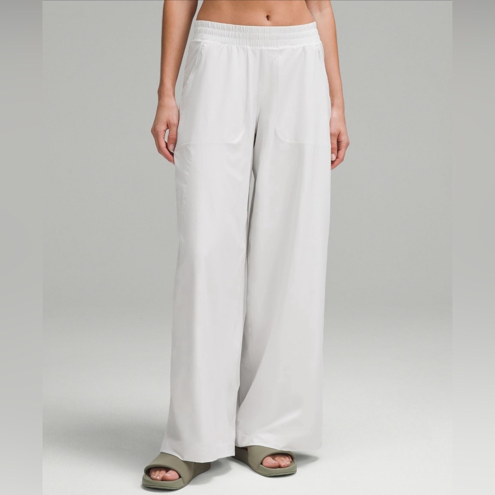 LULULEMON NWT SWIFT MID RISE WIDE LEG  pant for women